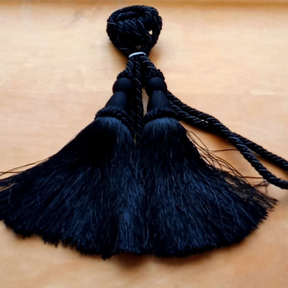 Tie Back 28" Black